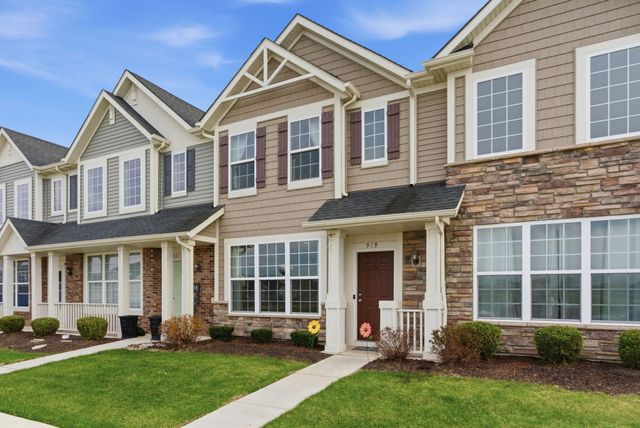 919 E 117th Place, Crown Point, IN 46307