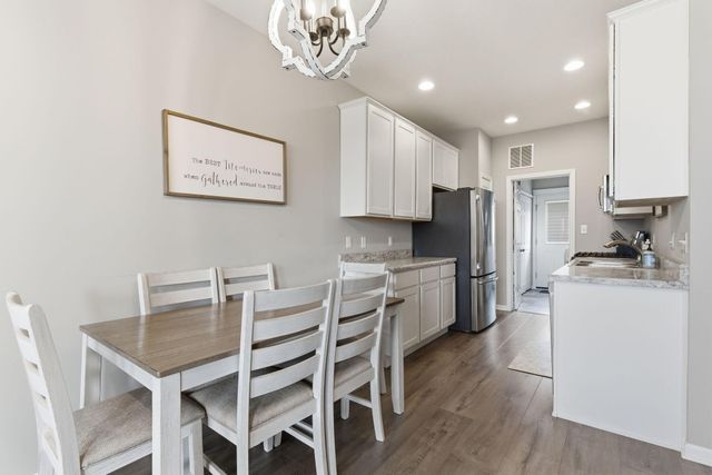 919 E 117th Place, Crown Point, IN 46307