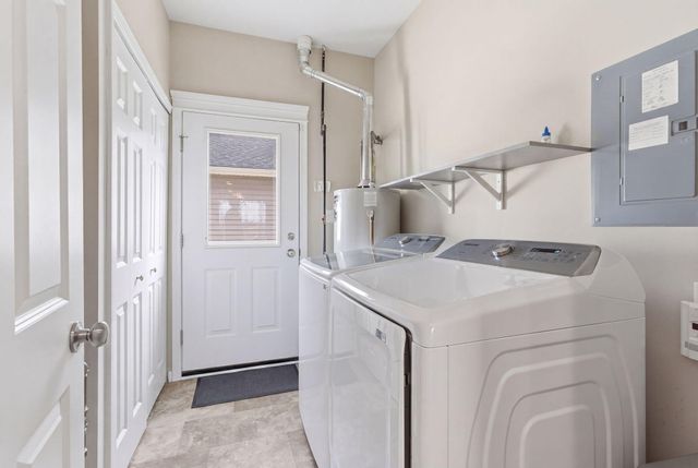 919 E 117th Place, Crown Point, IN 46307