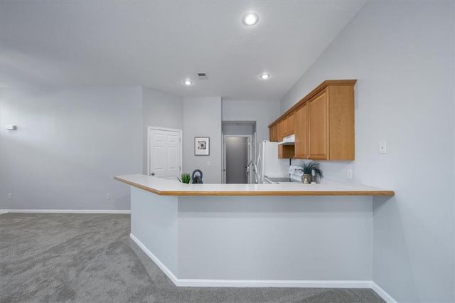 18630 W 158th Place 4801, Olathe, KS 66062