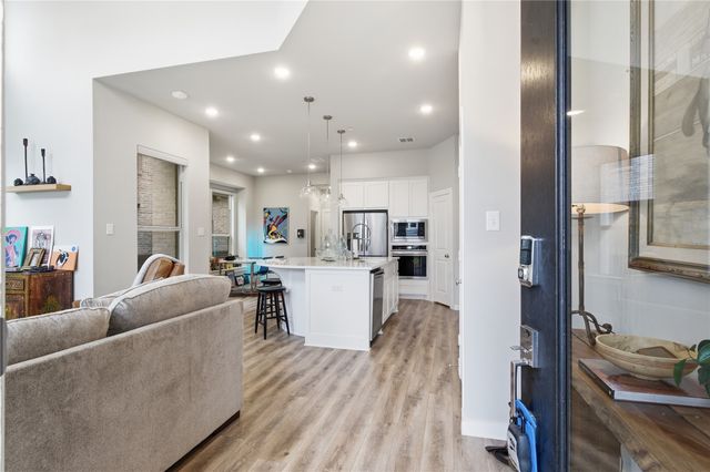 372 Somerville Drive, Mckinney, TX 75071