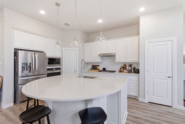 372 Somerville Drive, Mckinney, TX 75071