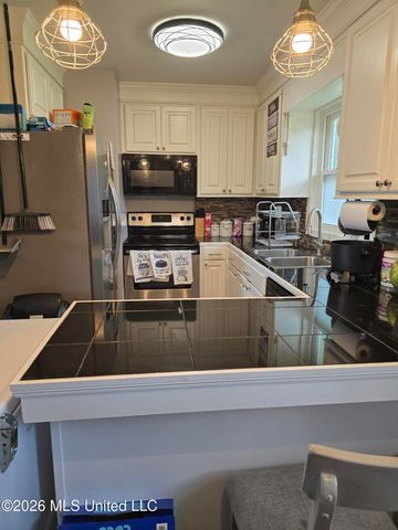 214 Oak Park Drive, Pearl, MS 39208