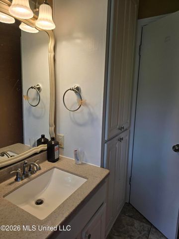 214 Oak Park Drive, Pearl, MS 39208