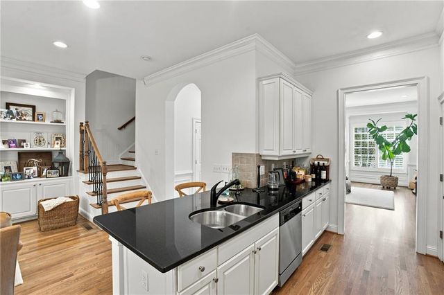 632 Parkside Village Way NW, Marietta, GA 30060