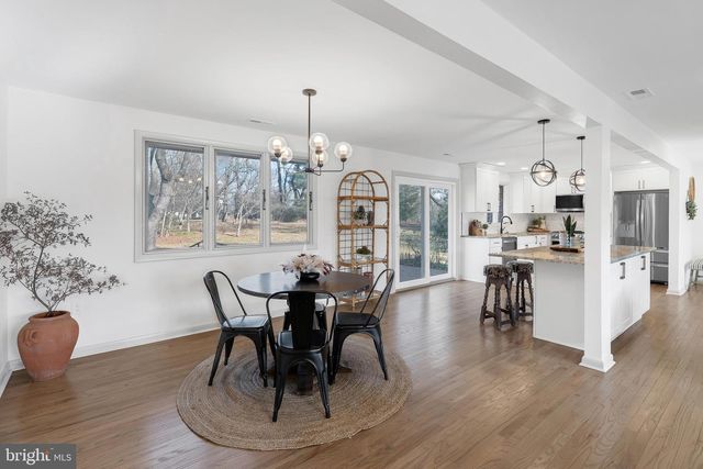877 E PHILIP DR, Phoenixville, PA 19460