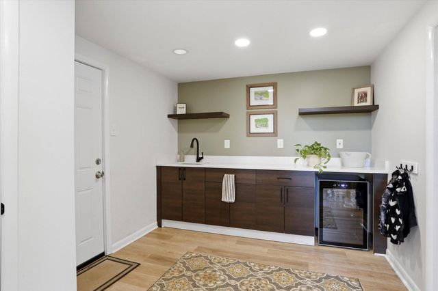 877 E PHILIP DR, Phoenixville, PA 19460