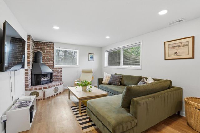 877 E PHILIP DR, Phoenixville, PA 19460