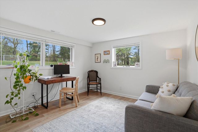 877 E PHILIP DR, Phoenixville, PA 19460