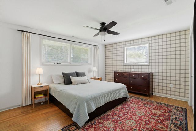 877 E PHILIP DR, Phoenixville, PA 19460