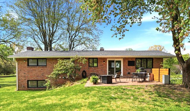 877 E PHILIP DR, Phoenixville, PA 19460