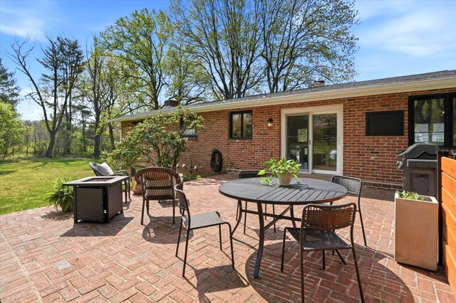 877 E PHILIP DR, Phoenixville, PA 19460