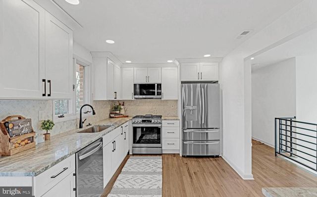 877 E PHILIP DR, Phoenixville, PA 19460