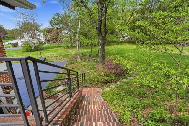 877 E PHILIP DR, Phoenixville, PA 19460