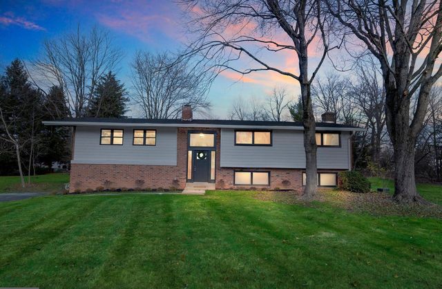 877 E PHILIP DR, Phoenixville, PA 19460