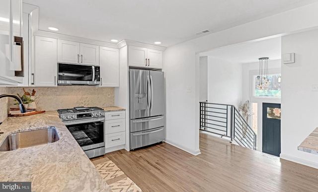 877 E PHILIP DR, Phoenixville, PA 19460