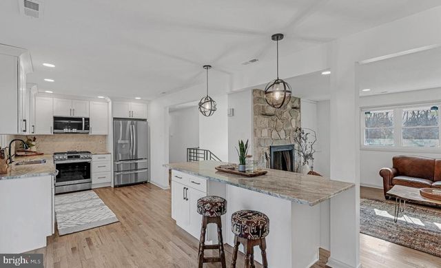 877 E PHILIP DR, Phoenixville, PA 19460