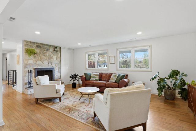 877 E PHILIP DR, Phoenixville, PA 19460