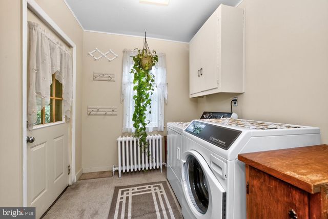 16 HILLTOWN PIKE, Line Lexington, PA 18932