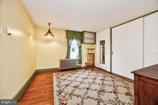 16 HILLTOWN PIKE, Line Lexington, PA 18932