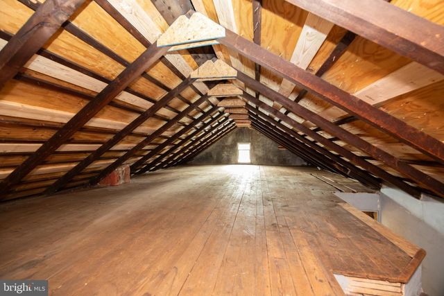 16 HILLTOWN PIKE, Line Lexington, PA 18932
