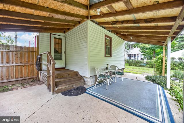 16 HILLTOWN PIKE, Line Lexington, PA 18932