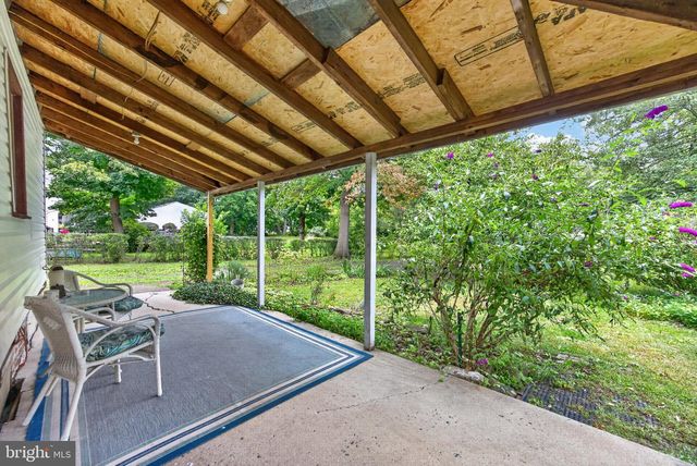 16 HILLTOWN PIKE, Line Lexington, PA 18932