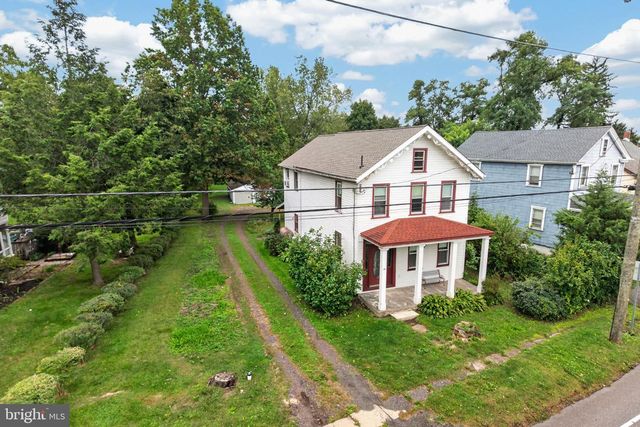 16 HILLTOWN PIKE, Line Lexington, PA 18932