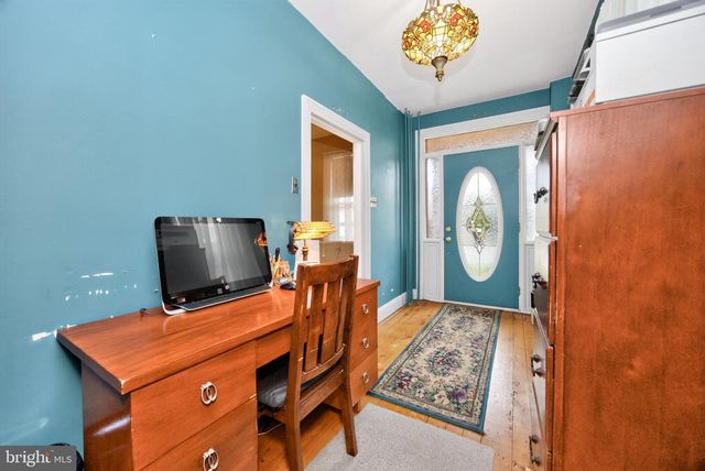 16 HILLTOWN PIKE, Line Lexington, PA 18932