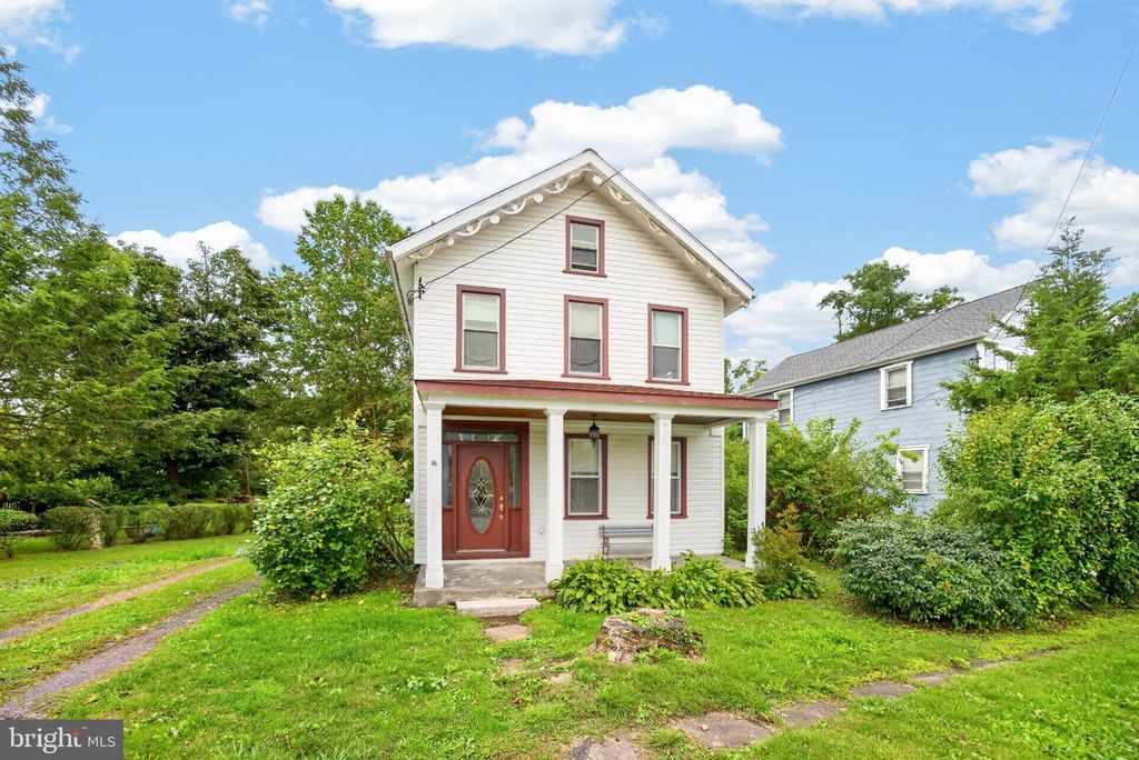 16 HILLTOWN PIKE, LINE LEXINGTON, PA 18932 — exterior
