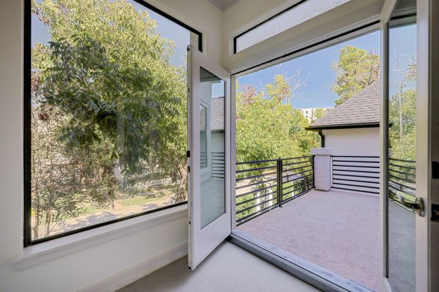 6303 Pickens Street B, Houston, TX 77007