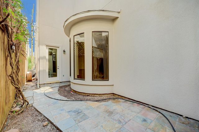 6303 Pickens Street B, Houston, TX 77007