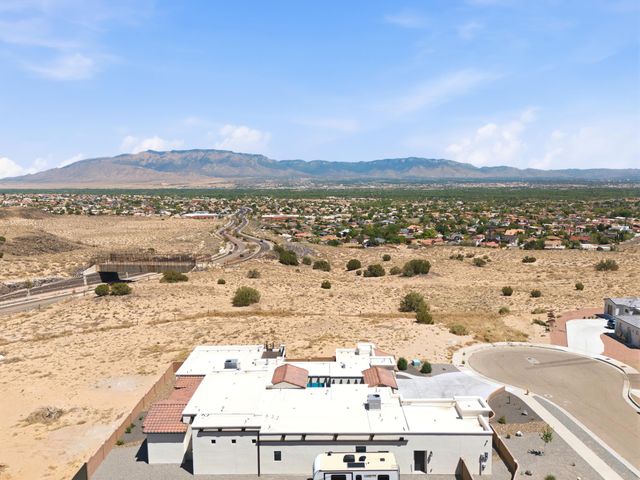 5505 Valiente Road NW, Albuquerque, NM 87120