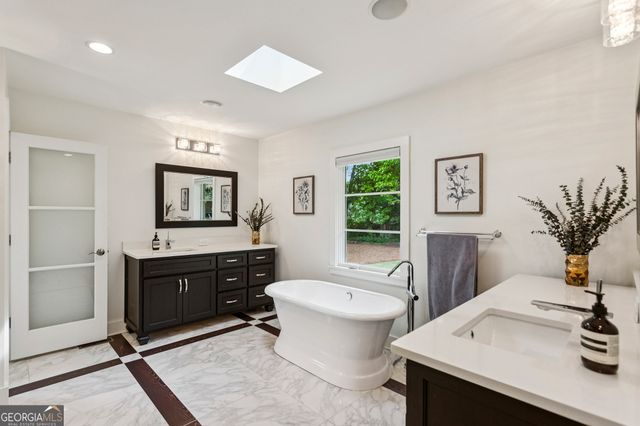 3805 Ivy Lane NE, Atlanta, GA 30342
