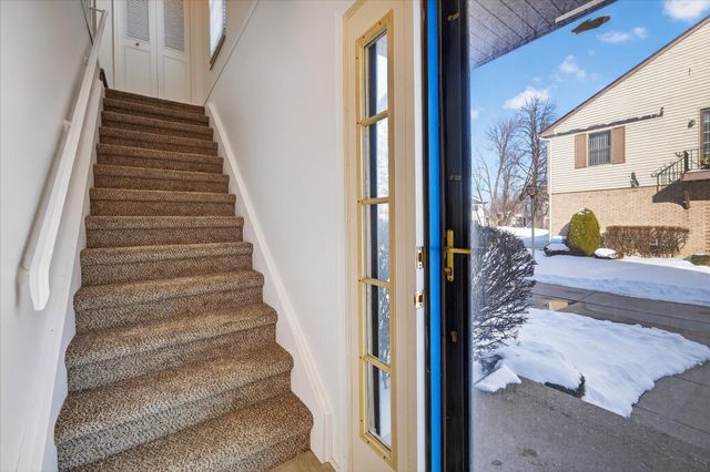 35132 N Bay Circle 16, Harrison Twp, MI 48045