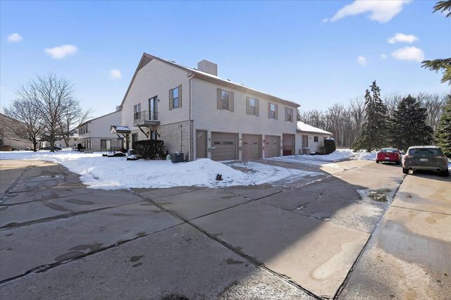 35132 N Bay Circle 16, Harrison Twp, MI 48045