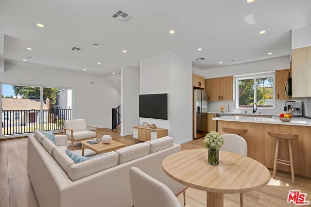 10828 Hesby Street, North Hollywood (los Angeles), CA 91601