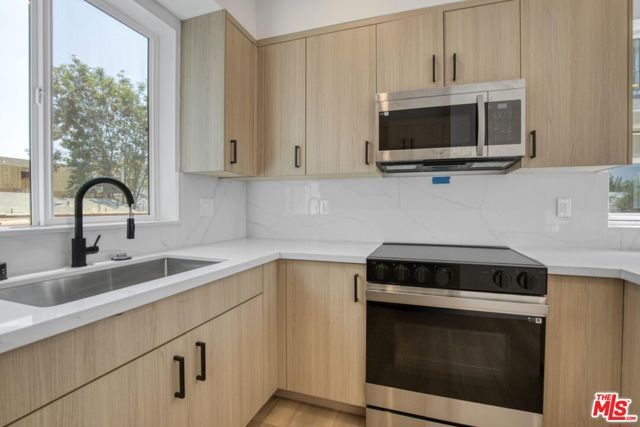 10828 Hesby Street, North Hollywood (los Angeles), CA 91601