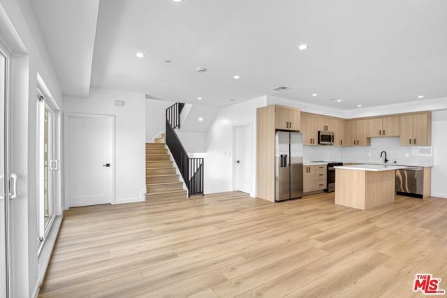 10828 Hesby Street, North Hollywood (los Angeles), CA 91601