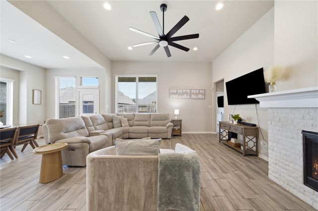 30302 Iris Circle Court, Brookshire, TX 77423