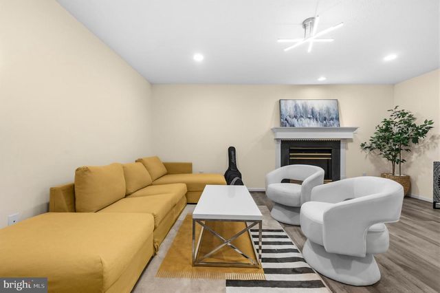 6025 MCALESTER WAY, Centreville, VA 20121