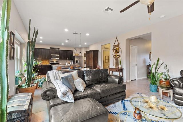 1009 Cadence DR, Pflugerville, TX 78660