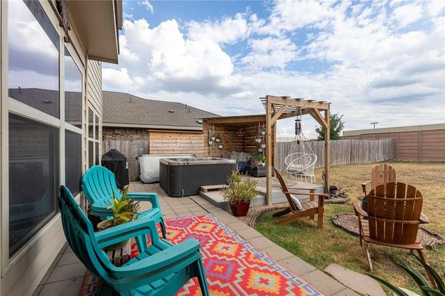 1009 Cadence DR, Pflugerville, TX 78660