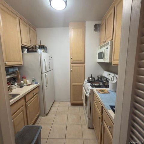 665 Thwaites Place 5X, Bronx, NY 10467