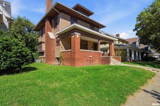 1811 W AYRES Avenue, Peoria, IL 61606