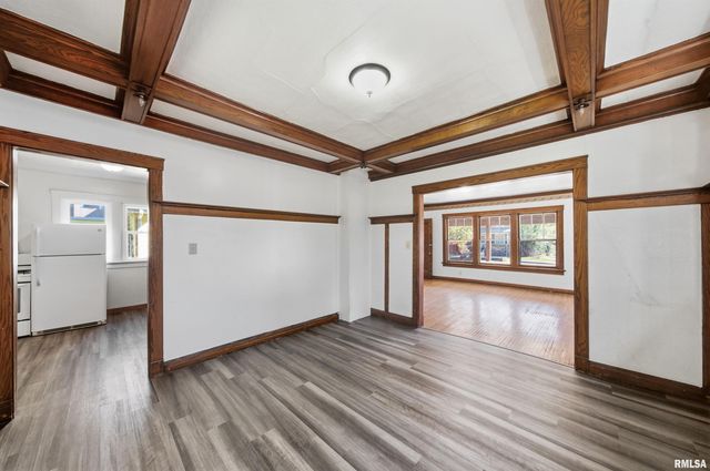 1811 W AYRES Avenue, Peoria, IL 61606