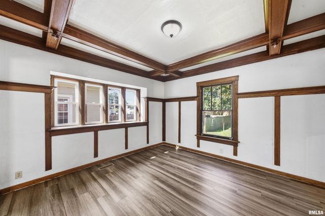 1811 W AYRES Avenue, Peoria, IL 61606