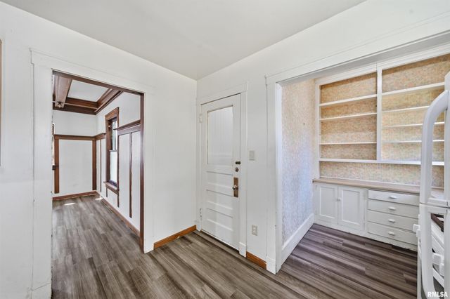 1811 W AYRES Avenue, Peoria, IL 61606