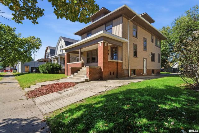 1811 W AYRES Avenue, Peoria, IL 61606