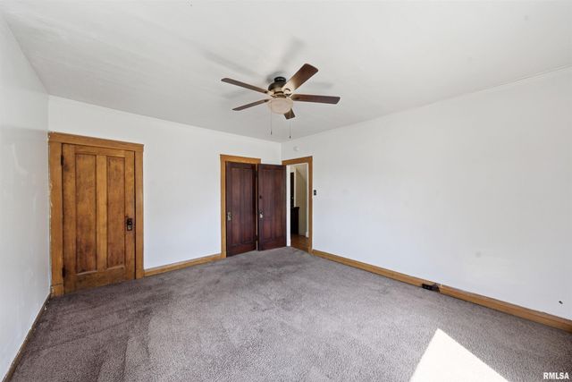 1811 W AYRES Avenue, Peoria, IL 61606